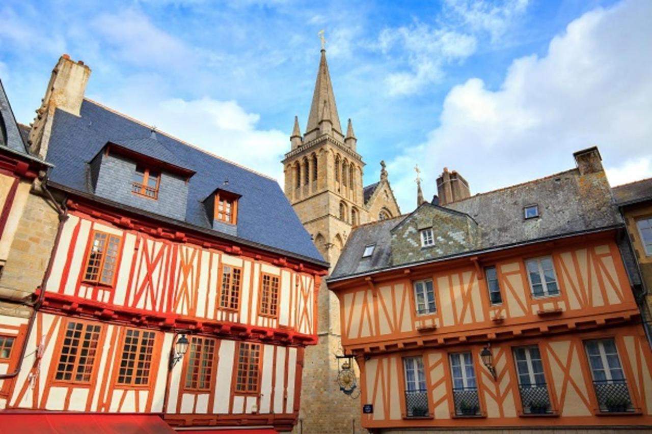 Studio Tout Confort Avec Vue Cathedrale A St Patern Vannes-Centre Apartment Exterior photo